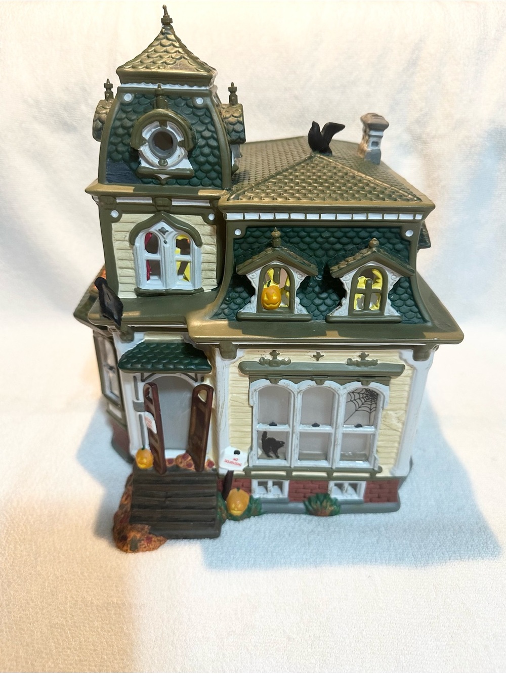 Dept.56 Snow Village HAUNTED MANSION WITHOUT PROJECTION SCREEN 1998